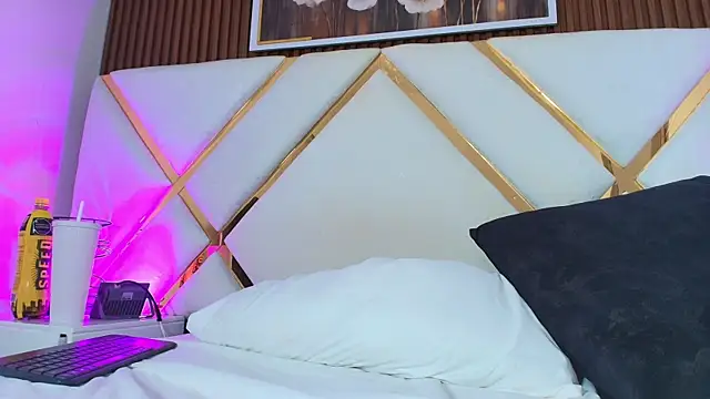 Sara Chanel  online show from 15, 5, 2026