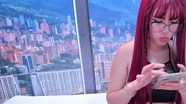 LunnaAndLiam online show from 28, 4, 2026