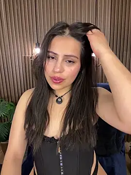 Yenifer 27 online show from 2, 6, 2026
