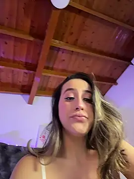 RenataVelasquez online show from 3, 7, 2026