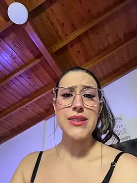 RenataVelasquez online show from 13, 7, 2026