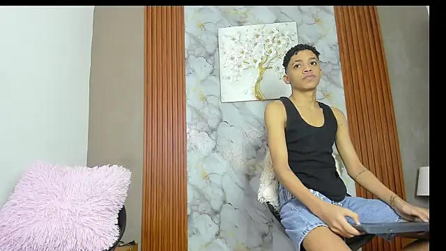 LOVE GUYS1 online show from 1, 6, 2026