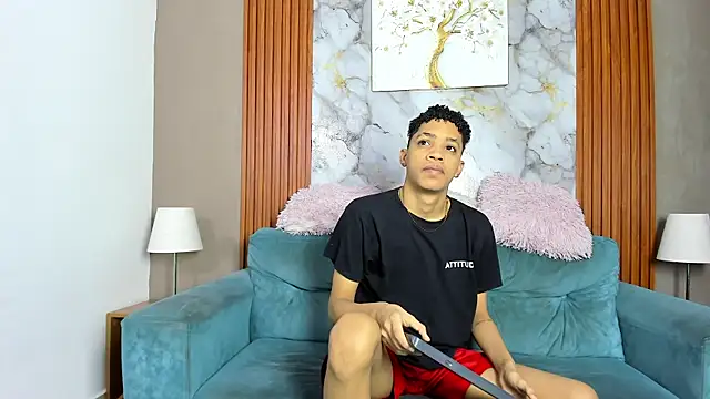 LOVE GUYS1 online show from 20, 5, 2026