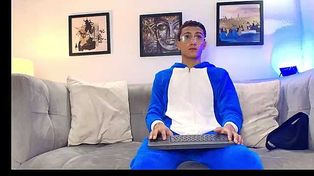 Snapshot of KING_BOYS2026 chatting on 9, 7, 2026 KING BOYS2026 online show from 9, 7, 2026
