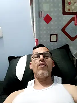 Snapshot of jairo43 chatting on 8, 5, 2026 jairo43 online show from 8, 5, 2026