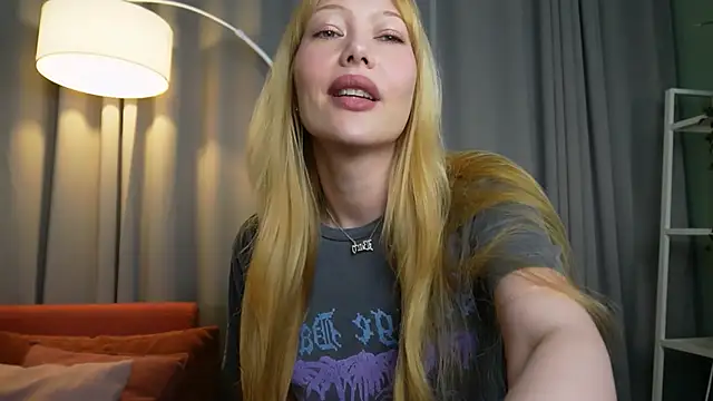  Mila Luna  online show from 21, 5, 2026
