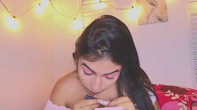 VictoriaaLopez online show from 5, 6, 2026