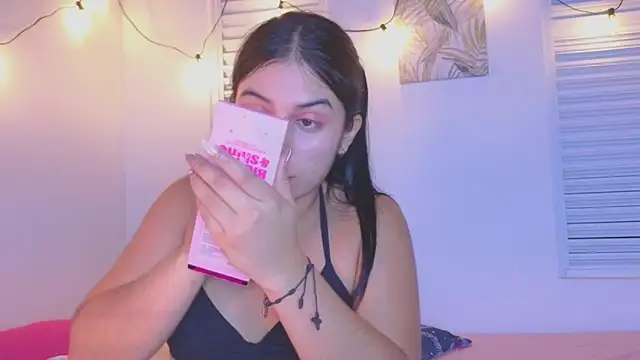 VictoriaaLopez online show from 10, 6, 2026