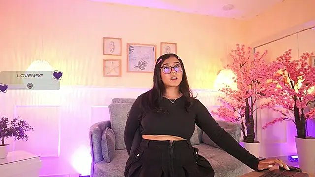 VioletJoness  online show from 4, 5, 2026