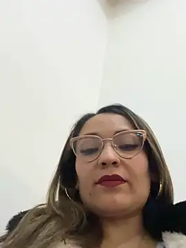 Snapshot of kimismile0414 chatting on 5, 5, 2026 kimismile0414 online show from 5, 5, 2026