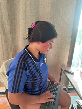 Snapshot of Mulan_rousse chatting on 12, 6, 2026 Mulan rousse online show from 12, 6, 2026