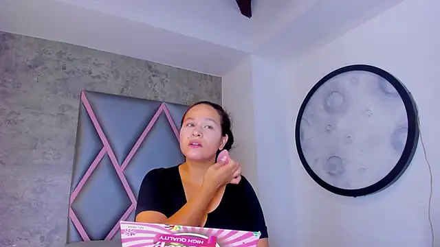 Snapshot of DeborayDark chatting on 29, 5, 2026 DeborayDark online show from 29, 5, 2026