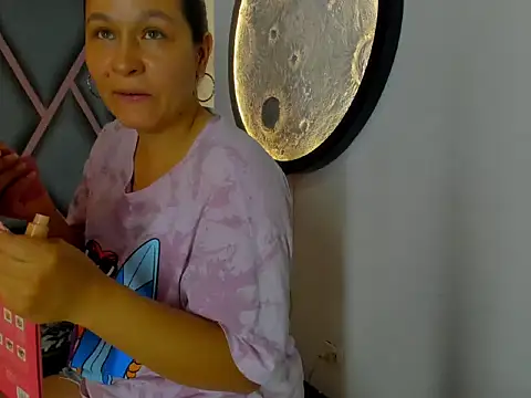 Snapshot of DeborayDark chatting on 6, 5, 2026 DeborayDark online show from 6, 5, 2026