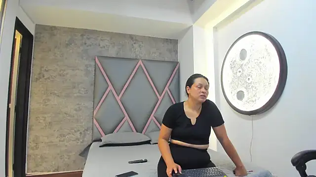 Snapshot of DeborayDark chatting on 8, 5, 2026 DeborayDark online show from 8, 5, 2026