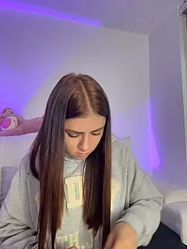 EmilyCxx online show from 5, 8, 2026