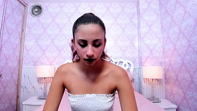 Snapshot of Miabloom19_ chatting on 17, 6, 2026 Miabloom19 online show from 17, 6, 2026
