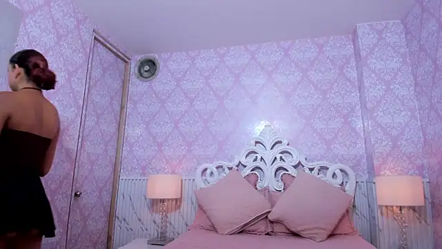 Snapshot of Miabloom19_ chatting on 5, 6, 2026 Miabloom19 online show from 5, 6, 2026