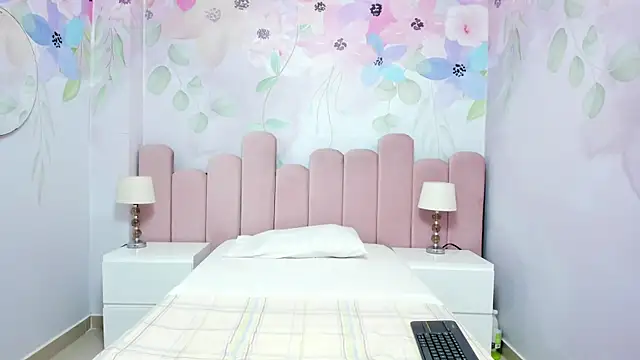 Snapshot of Miabloom19_ chatting on 16, 7, 2026 Miabloom19 online show from 16, 7, 2026