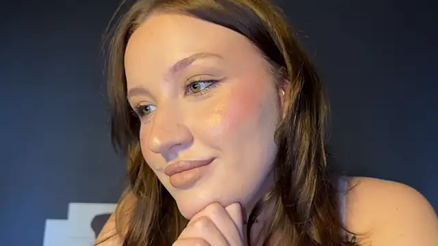 Snapshot of elegant_curves chatting on 16, 6, 2026 elegant curves online show from 16, 6, 2026
