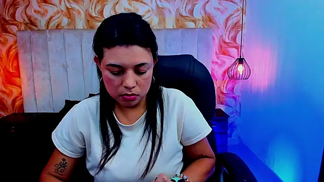 ChloeSmith9 online show from 27, 7, 2026