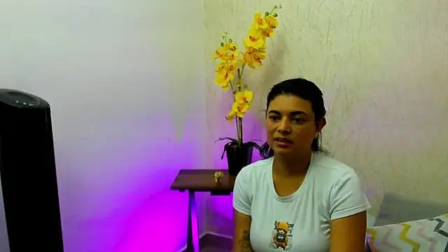 ChloeSmith9 online show from 15, 7, 2026