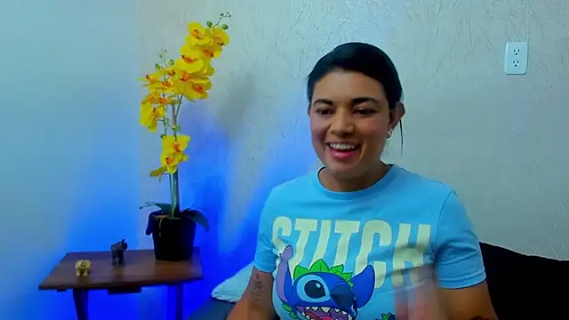 ChloeSmith9 online show from 5, 8, 2026