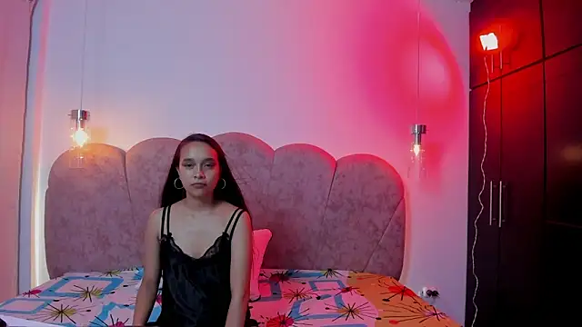 AlejandraLaurent online show from 5, 5, 2026