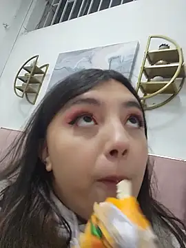 RoxanneDiaz online show from 11, 6, 2026