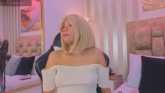 lilith pink   online show from 22, 5, 2026