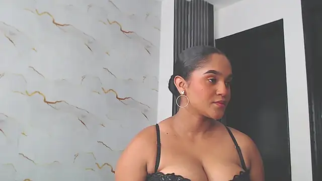 Snapshot of Liaa_cams chatting on 11, 6, 2026 Liaa cams online show from 11, 6, 2026