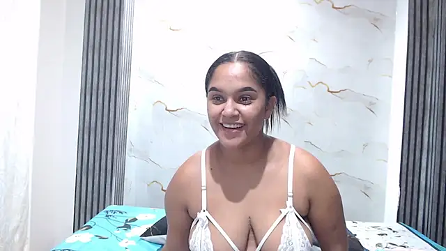 Snapshot of Liaa_cams chatting on 2, 6, 2026 Liaa cams online show from 2, 6, 2026