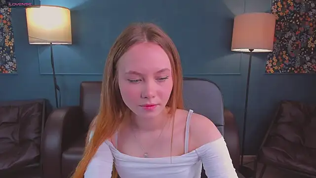 FloraLarsson online show from 3, 5, 2026