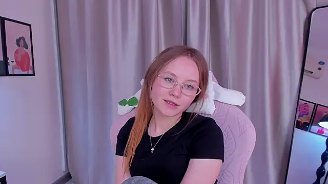 FloraLarsson online show from 8, 5, 2026