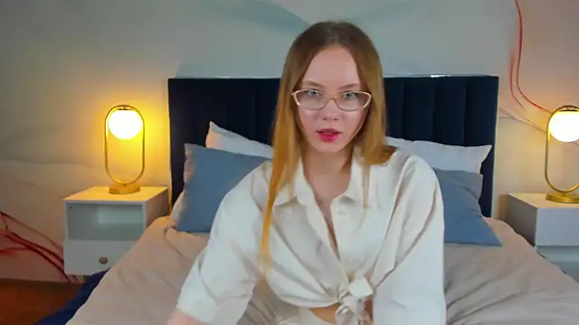 FloraLarsson online show from 3, 6, 2026
