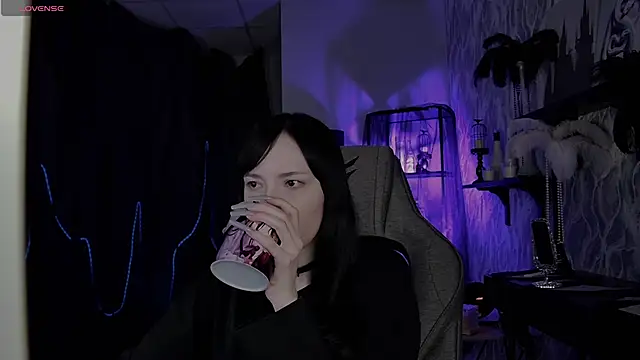 SeraphineSparda online show from 19, 5, 2026