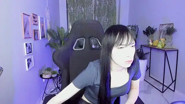SeraphineSparda online show from 28, 5, 2026