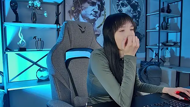 SeraphineSparda online show from 26, 6, 2026