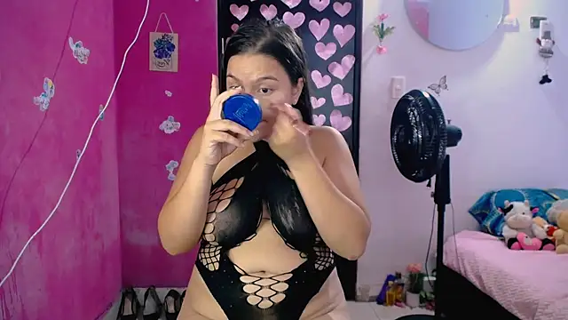 Snapshot of Kiara_tits chatting on 2, 7, 2026 Kiara tits online show from 2, 7, 2026