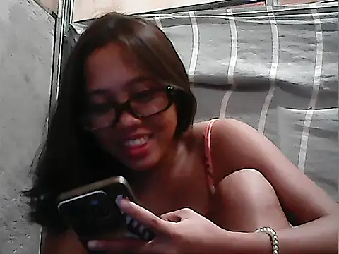 Yours AsianPinayGirl18 online show from 4, 7, 2026