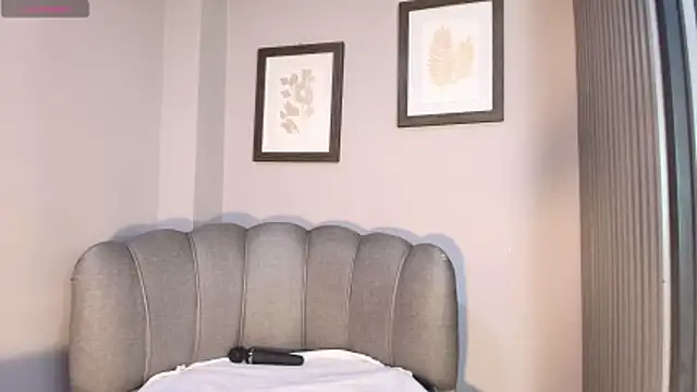Roxanna moore online show from 18, 6, 2026