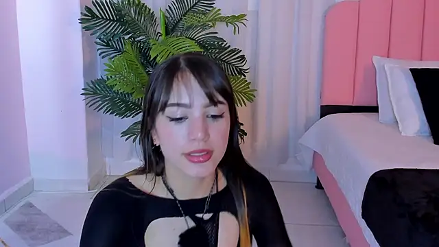Snapshot of trixxie_18 chatting on 30, 6, 2026 trixxie 18 online show from 30, 6, 2026