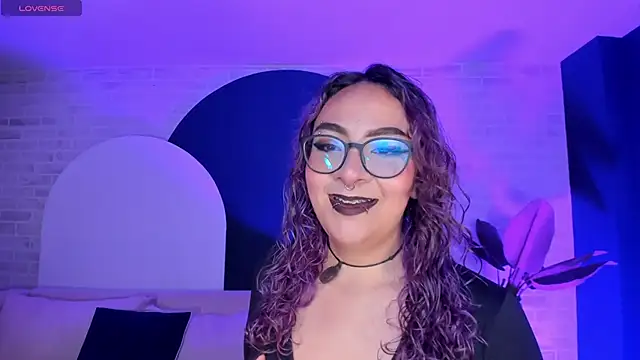 LoiseHarper online show from 5, 5, 2026