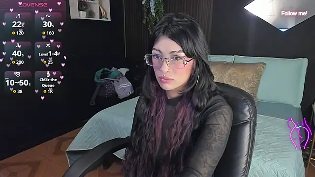 mia smoke  online show from 31, 5, 2026