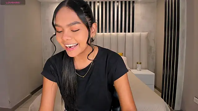 SaphiraJames online show from 28, 5, 2026