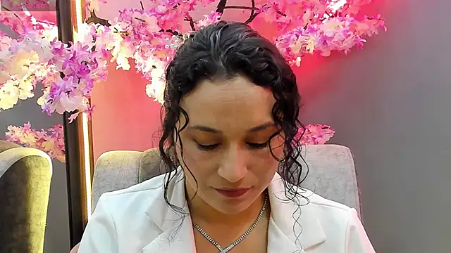 Snapshot of Elizabeth_bennett chatting on 13, 6, 2026 Elizabeth bennett online show from 13, 6, 2026