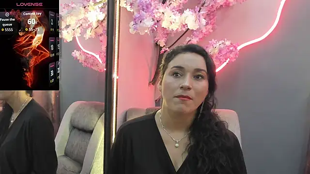 Snapshot of Elizabeth_bennett chatting on 23, 5, 2026 Elizabeth bennett online show from 23, 5, 2026