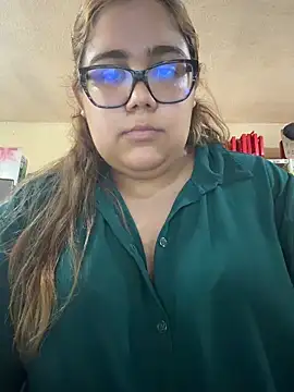 Snapshot of NyraMoon chatting on 4, 7, 2026 NyraMoon online show from 4, 7, 2026
