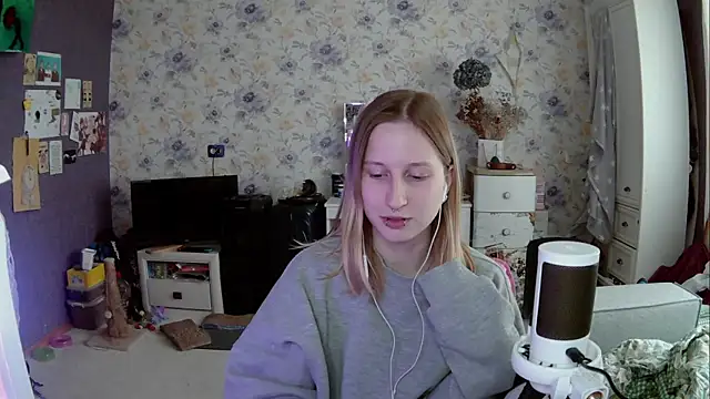 Snapshot of DeidraMeja chatting on 27, 5, 2026 DeidraMeja online show from 27, 5, 2026