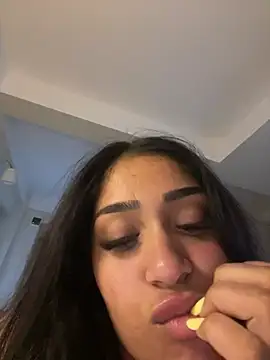 Kira Krush online show from 28, 7, 2026