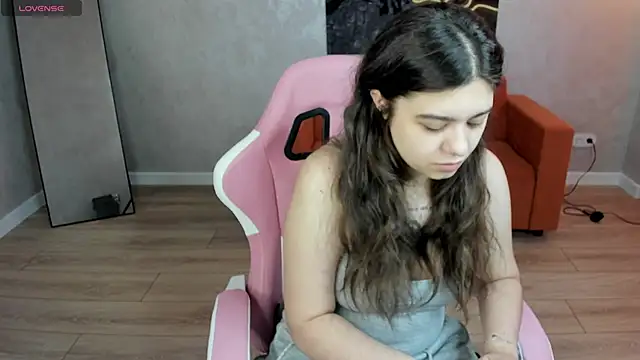 Trisha Moore online show from 26, 5, 2026